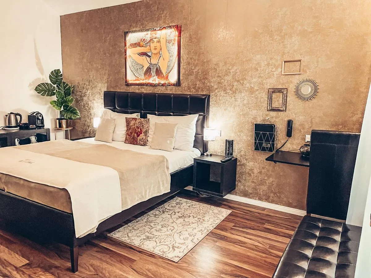 Alfons Boutique Hotel Prag 4*,